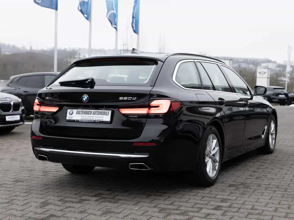 BMW 5 Series 520d Touring xDrive Luxury Line FACEL. HUD LED 12/2022-photo-4