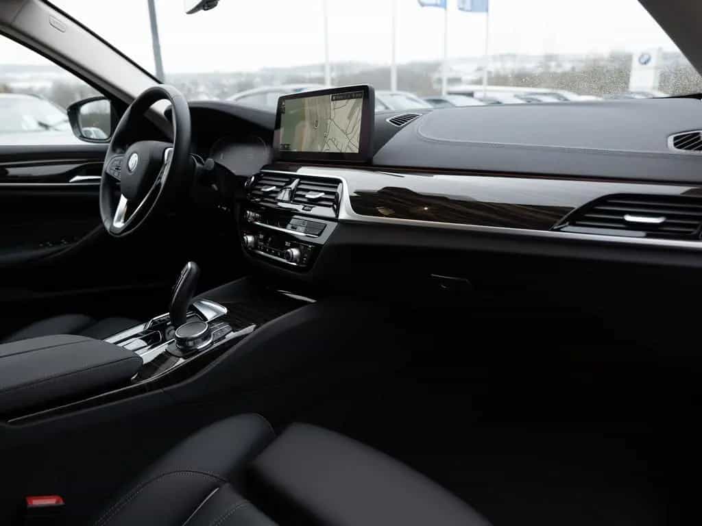 BMW 5 Series 520d Touring xDrive Luxury Line FACEL. HUD LED 12/2022-photo-9