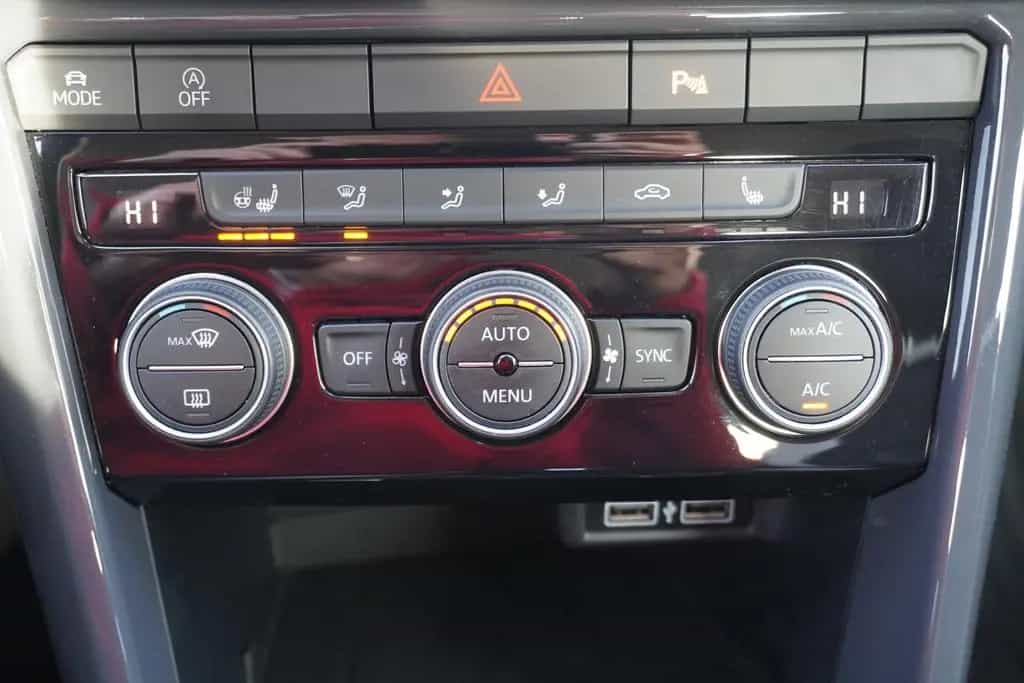 Volkswagen T-Roc 1.5 TSI Sport LED Klimaaut. el. Heckklappe 06/2020-photo-19