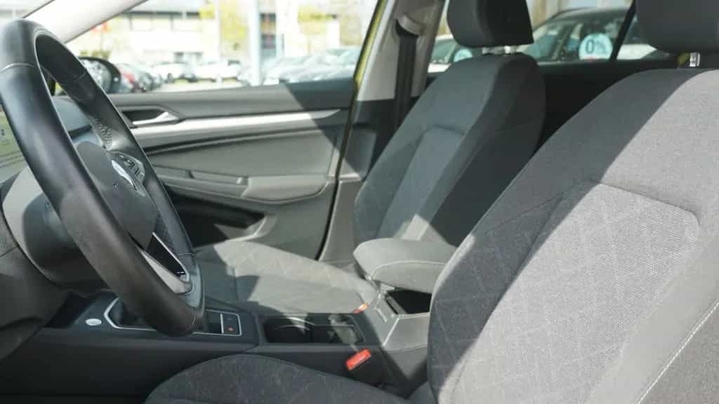 Volkswagen Golf VIII 1.5 TSI Life LED Navi Sitzheizung USB 07/2020-photo-24