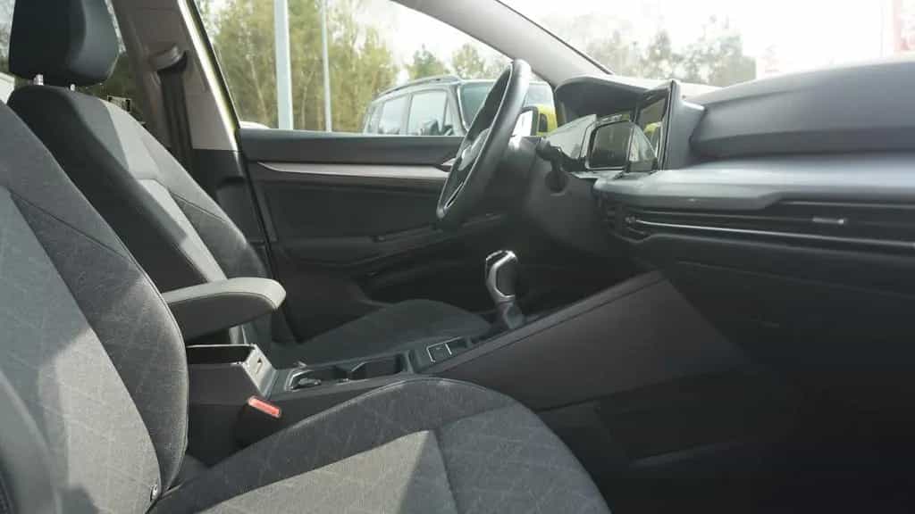 Volkswagen Golf VIII 1.5 TSI Life LED Navi Sitzheizung USB 07/2020-photo-28