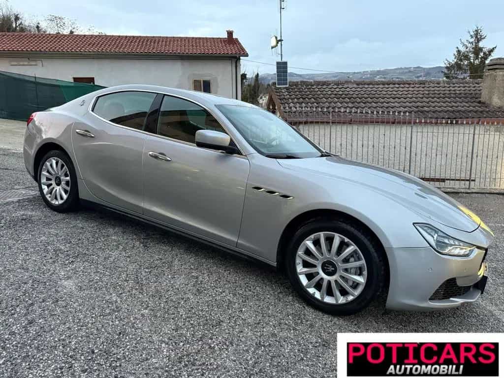 Maserati Ghibli V6 Diesel 03/2014-photo-12