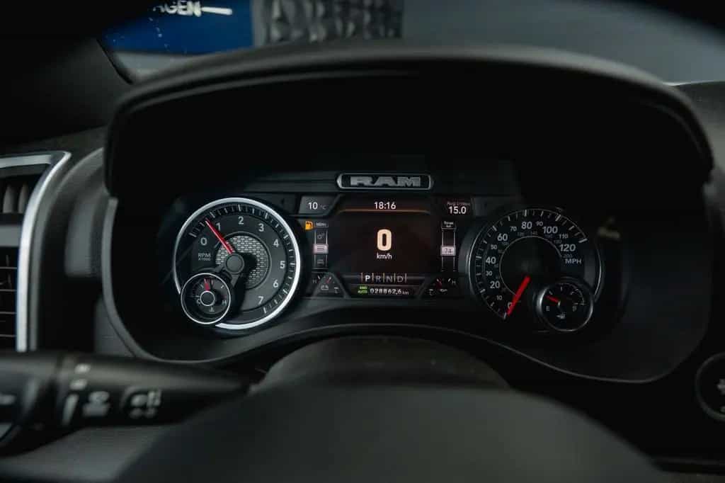 Dodge RAM 5.7 V8 HEMI 4x4 LPG Offroad  Night-Paket 08/2022-photo-28