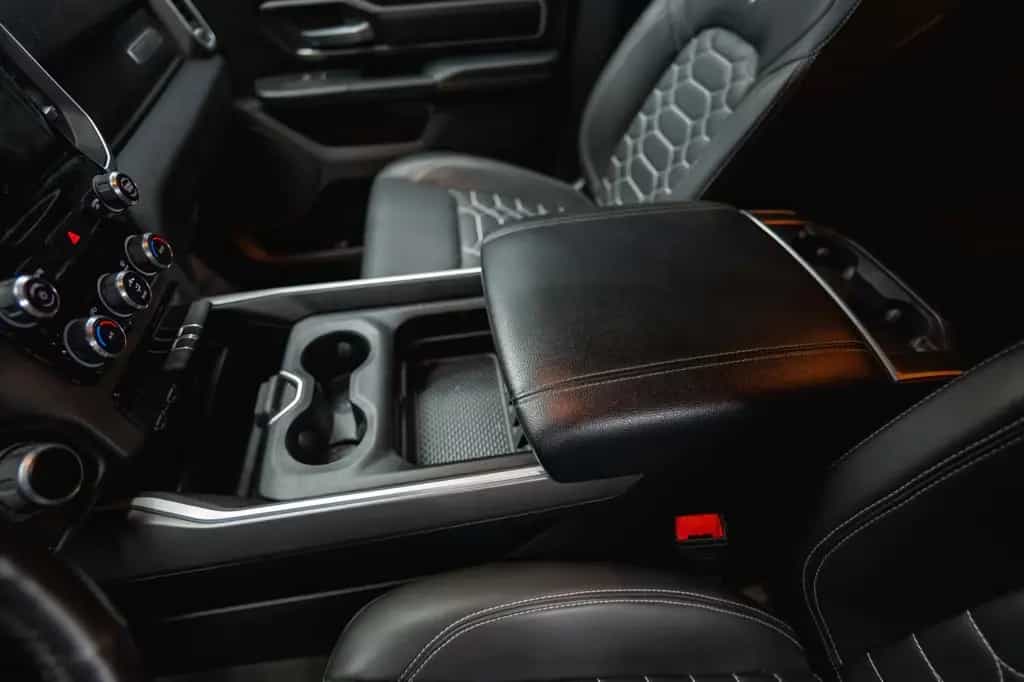 Dodge RAM 5.7 V8 HEMI 4x4 LPG Offroad  Night-Paket 08/2022-photo-32