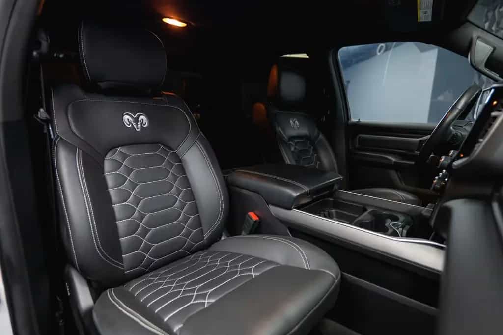 Dodge RAM 5.7 V8 HEMI 4x4 LPG Offroad  Night-Paket 08/2022-photo-39