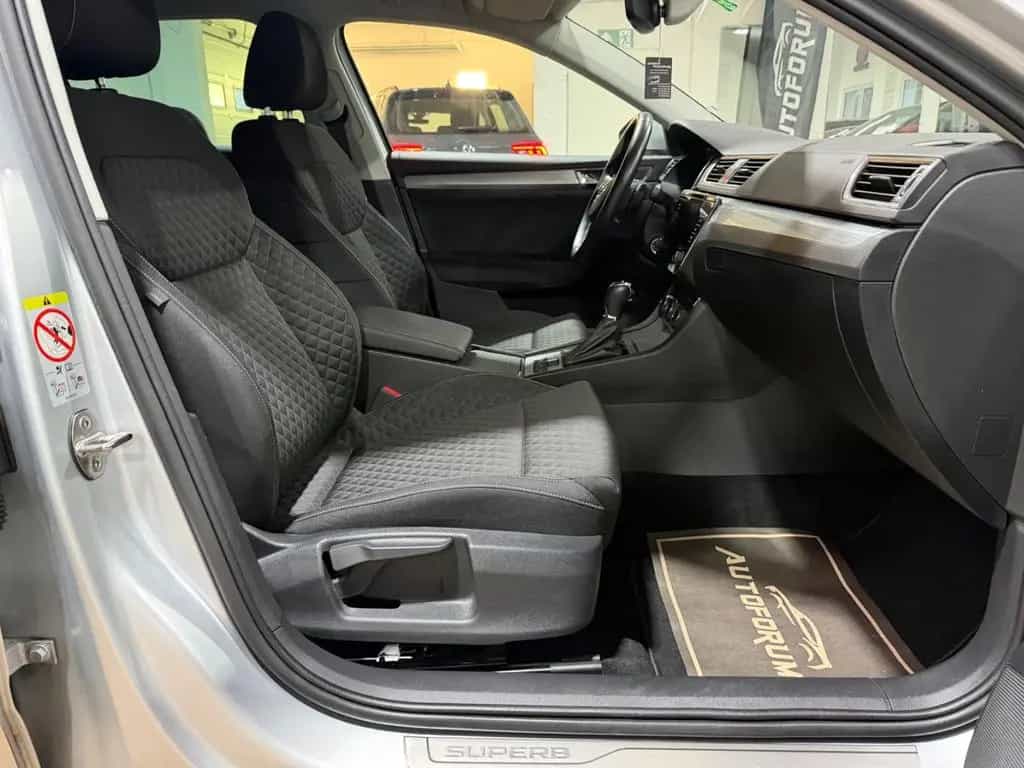 Skoda Superb Combi 2.0TDI DSG/AHK/ACC/PDC/SHZ 11/2022-photo-12