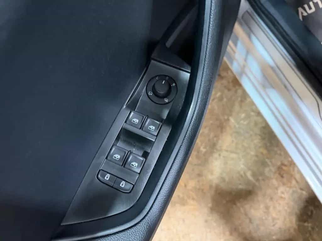 Skoda Superb Combi 2.0TDI DSG/AHK/ACC/PDC/SHZ 11/2022-photo-21