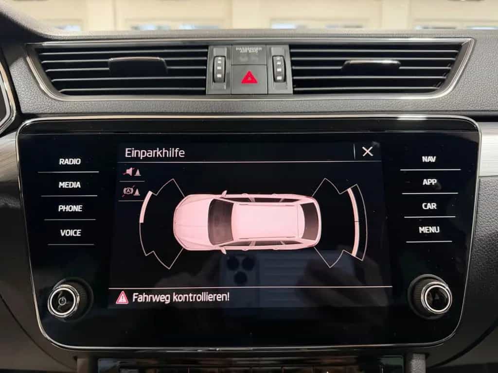 Skoda Superb Combi 2.0TDI DSG/AHK/ACC/PDC/SHZ 11/2022-photo-22