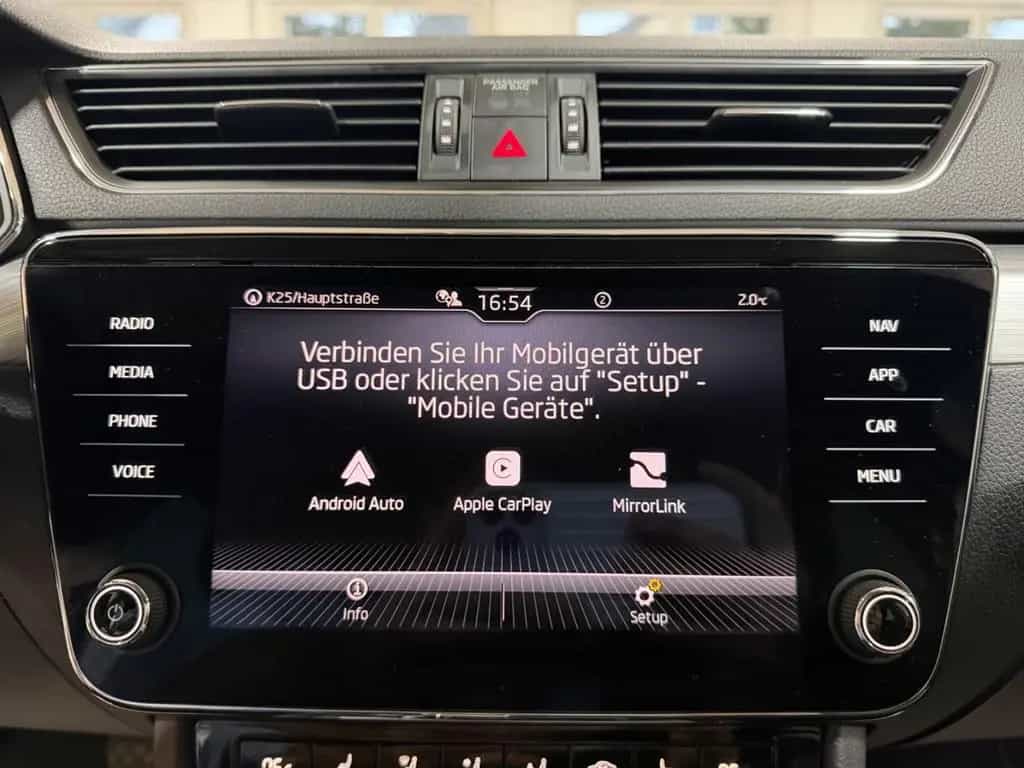 Skoda Superb Combi 2.0TDI DSG/AHK/ACC/PDC/SHZ 11/2022-photo-25