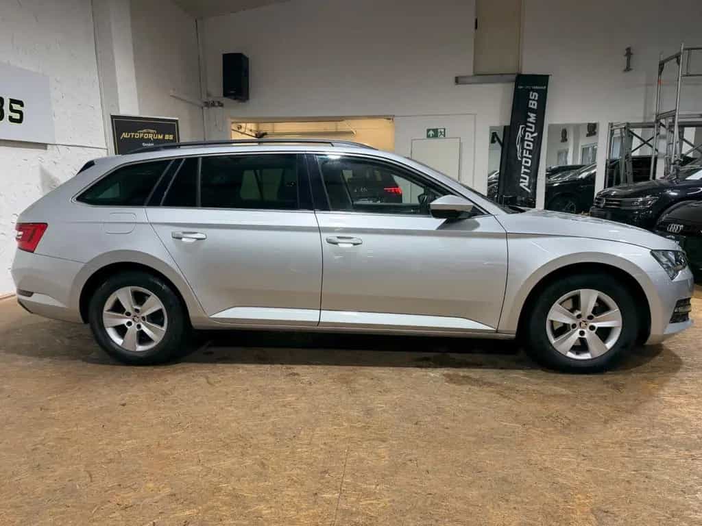 Skoda Superb Combi 2.0TDI DSG/AHK/ACC/PDC/SHZ 11/2022-photo-4