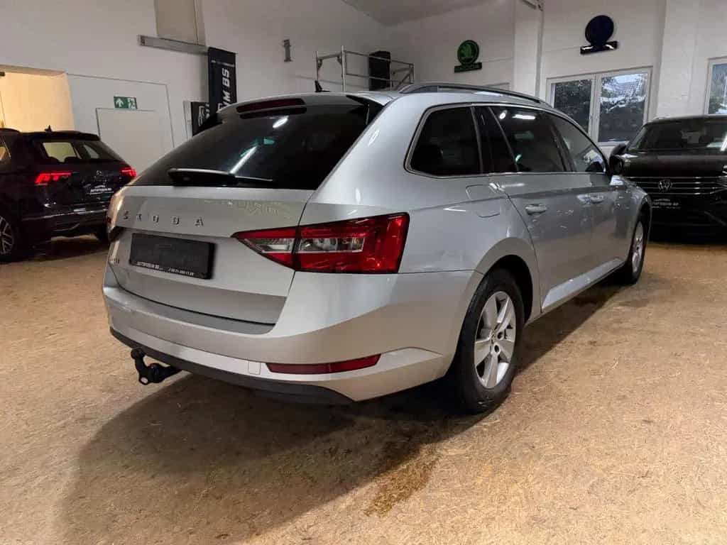 Skoda Superb Combi 2.0TDI DSG/AHK/ACC/PDC/SHZ 11/2022-photo-5