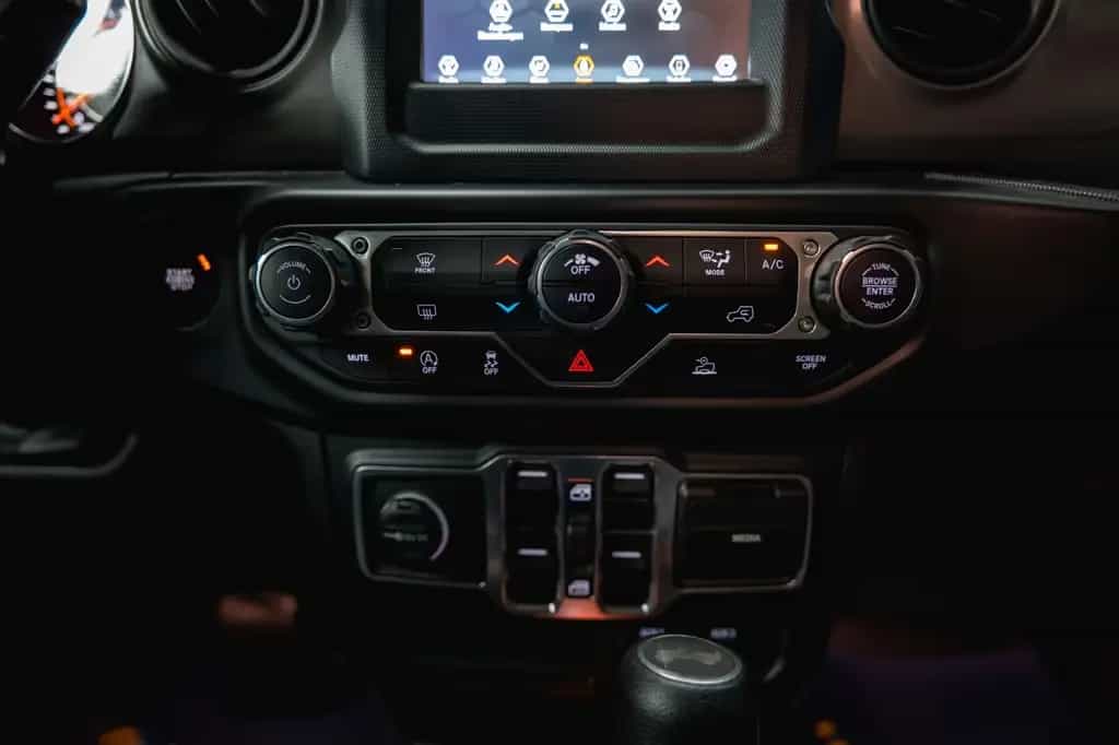 Jeep Wrangler 3.6 V6 UNLIMITED SPORT OFFROAD 4x4 LED 05/2022-photo-28