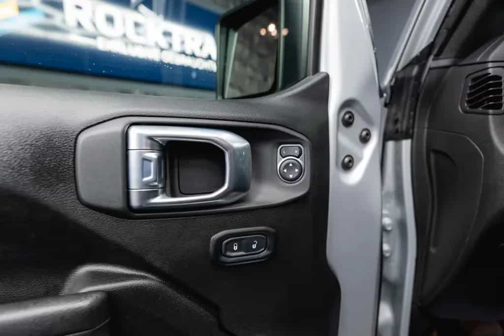 Jeep Wrangler 3.6 V6 UNLIMITED SPORT OFFROAD 4x4 LED 05/2022-photo-34