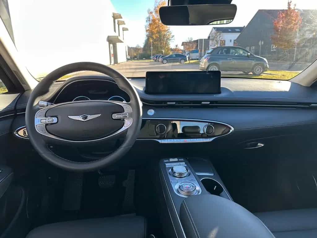Genesis GV70 Luxury 4WD 03/2025-photo-12