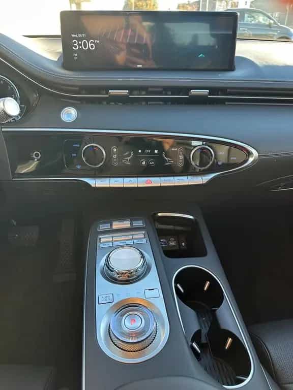 Genesis GV70 Luxury 4WD 03/2025-photo-15