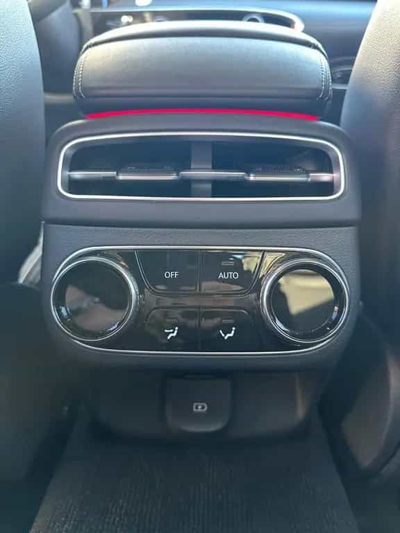 Genesis GV70 Luxury 4WD 03/2025-photo-16