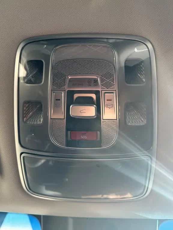 Genesis GV70 Luxury 4WD 03/2025-photo-17