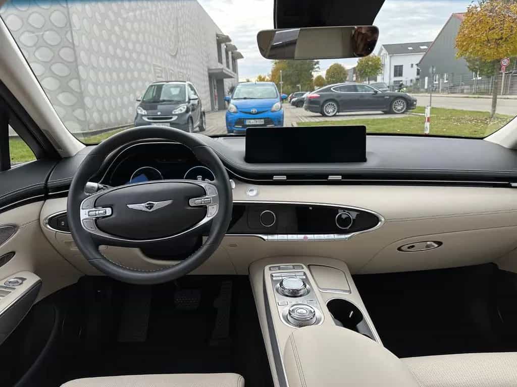 Genesis GV70 Luxury 4WD 04/2025-photo-12