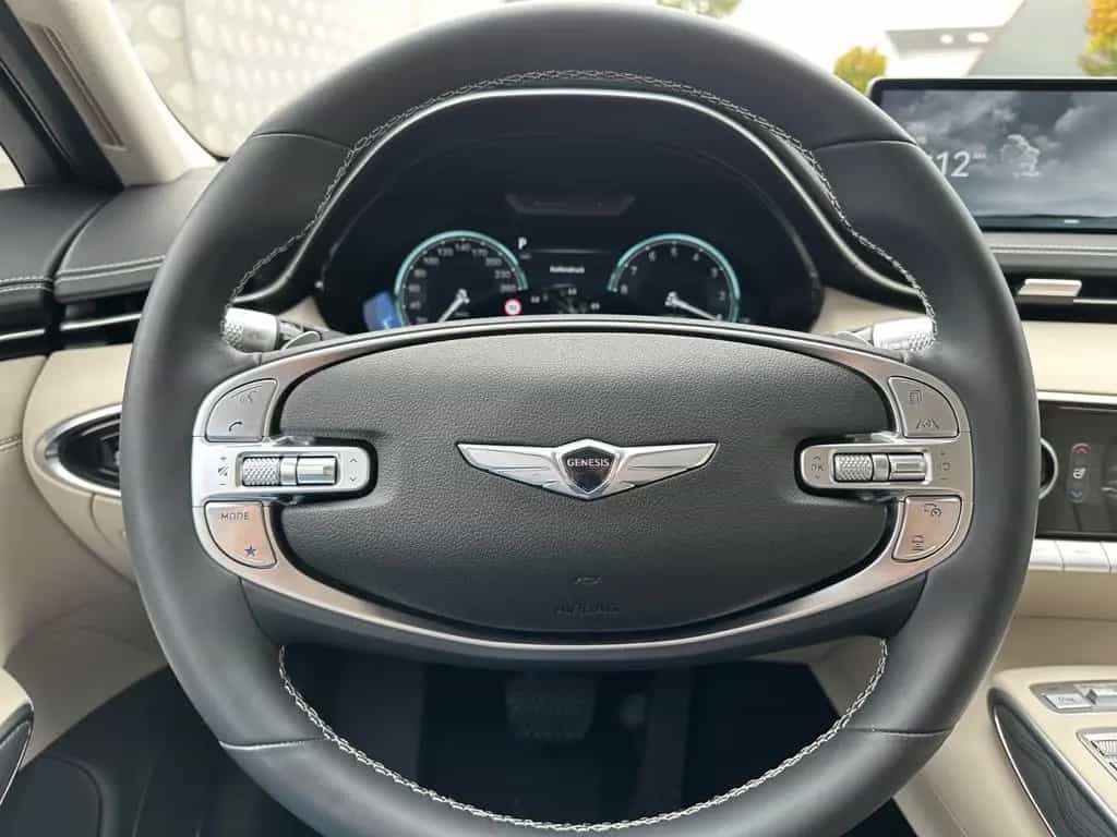 Genesis GV70 Luxury 4WD 04/2025-photo-13