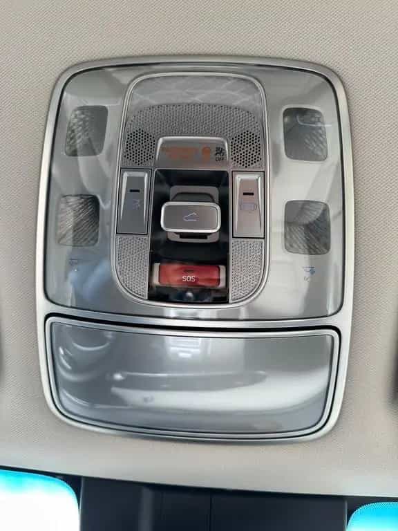 Genesis GV70 Luxury 4WD 04/2025-photo-16