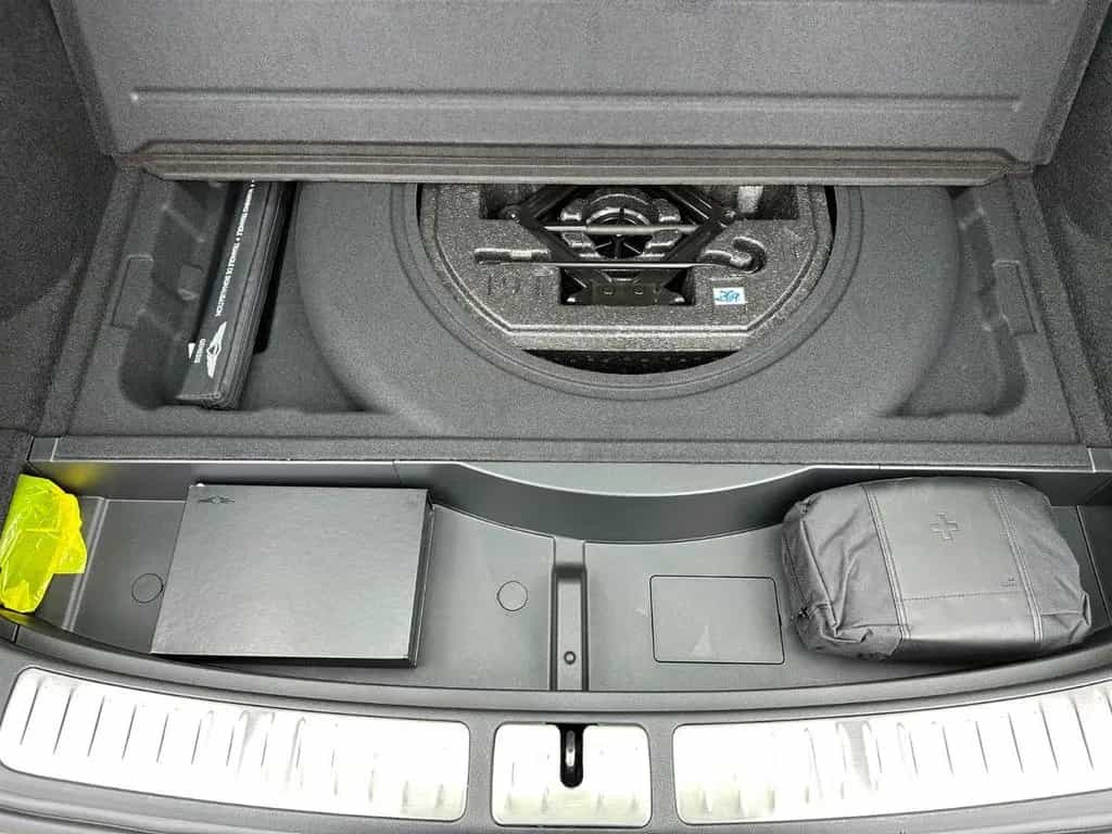 Genesis GV70 Luxury 4WD 04/2025-photo-6