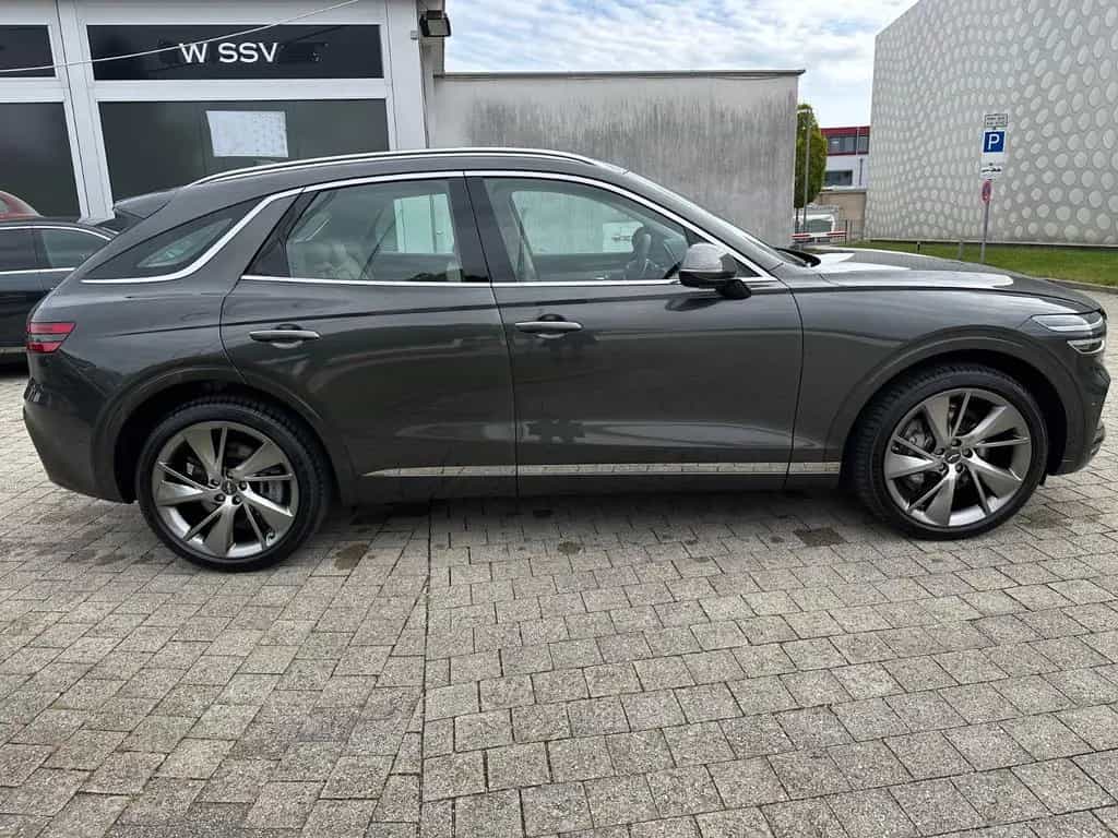 Genesis GV70 Luxury 4WD 04/2025-photo-8