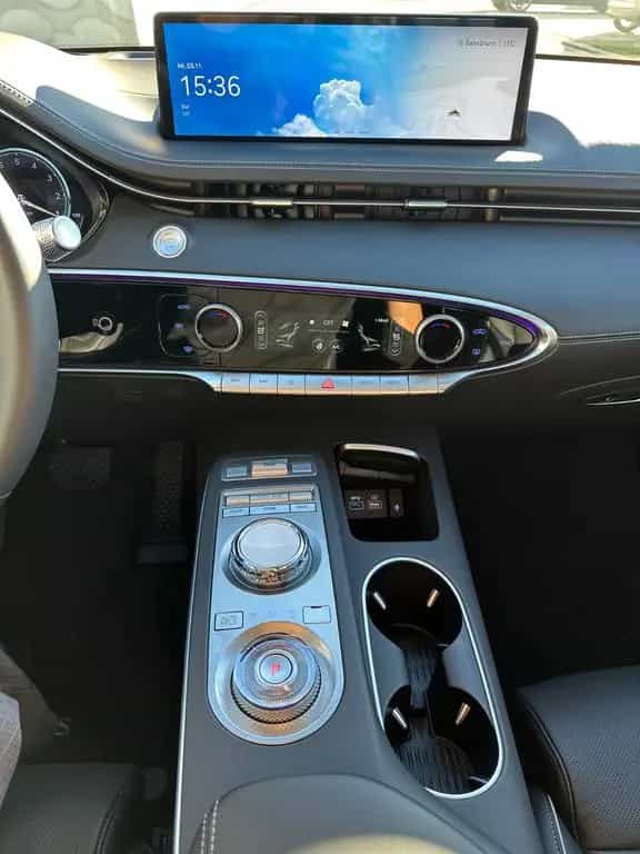 Genesis GV70 Luxury 4WD 04/2025-photo-15