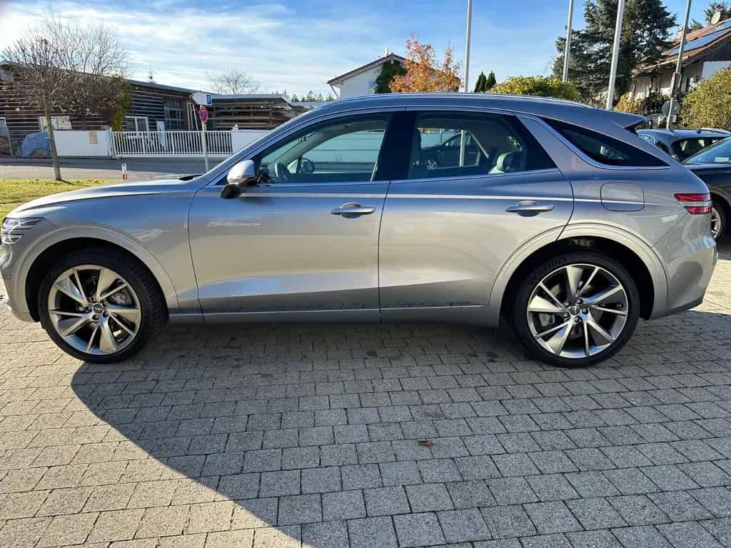 Genesis GV70 Luxury 4WD 04/2025-photo-2