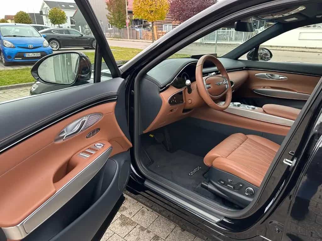 Genesis GV70 Luxury 4WD 06/2025-photo-10