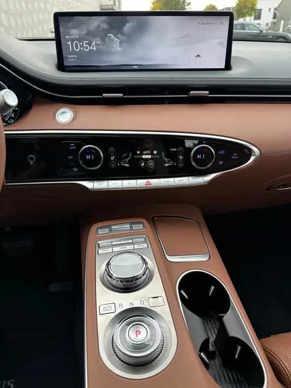 Genesis GV70 Luxury 4WD 06/2025-photo-15