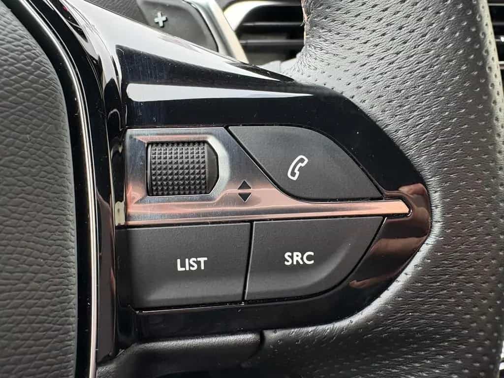 Peugeot 3008 GT -Garantie/Abstandstempomat/S-Heft- 08/2023-photo-16