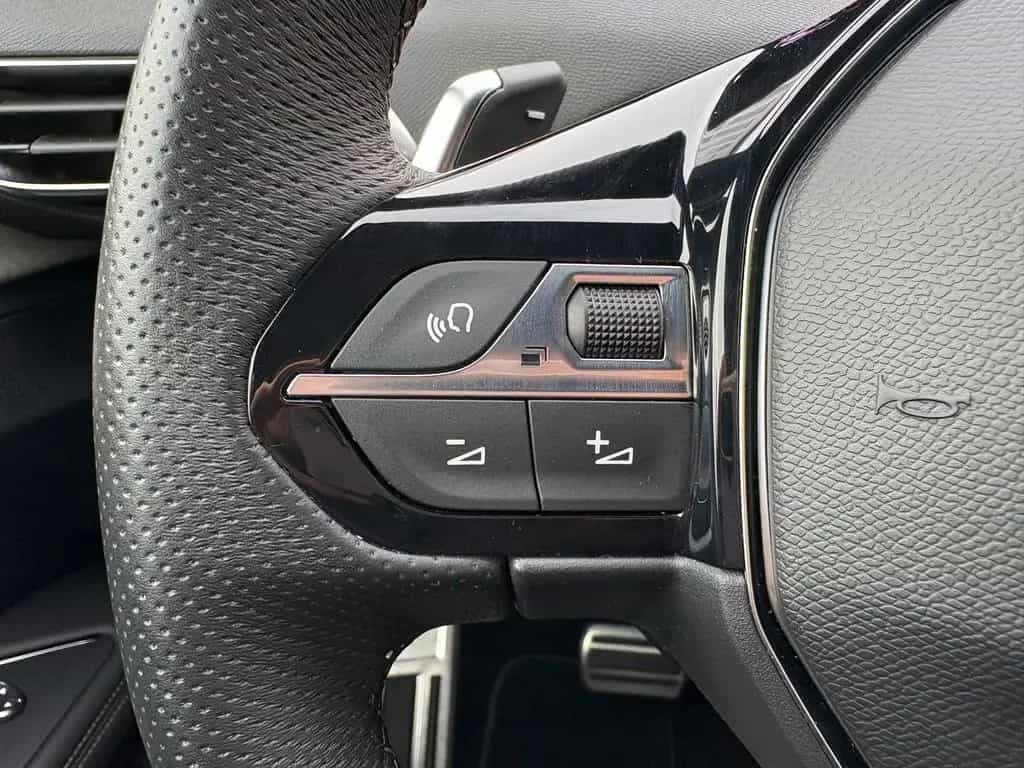 Peugeot 3008 GT -Garantie/Abstandstempomat/S-Heft- 08/2023-photo-18