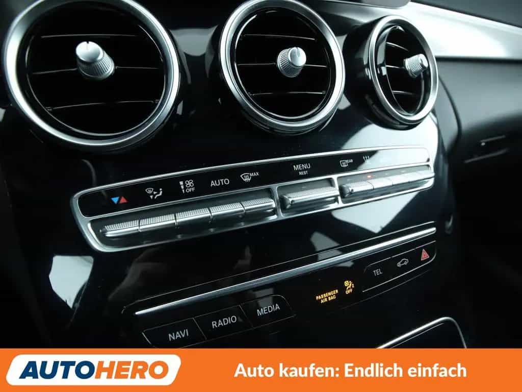 Mercedes-Benz C-Class 180 CGI Avantgarde Aut.*NAVI*CAM*TEMPO* 10/2018-photo-22