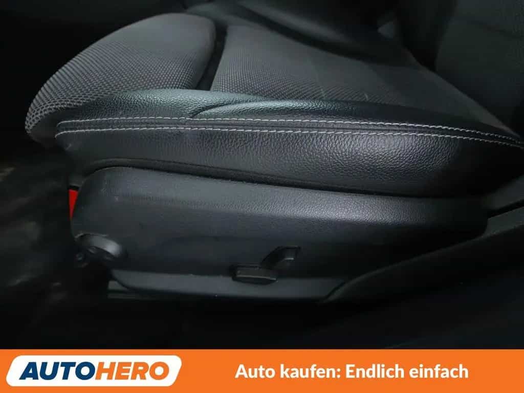 Mercedes-Benz C-Class 180 CGI Avantgarde Aut.*NAVI*CAM*TEMPO* 10/2018-photo-26