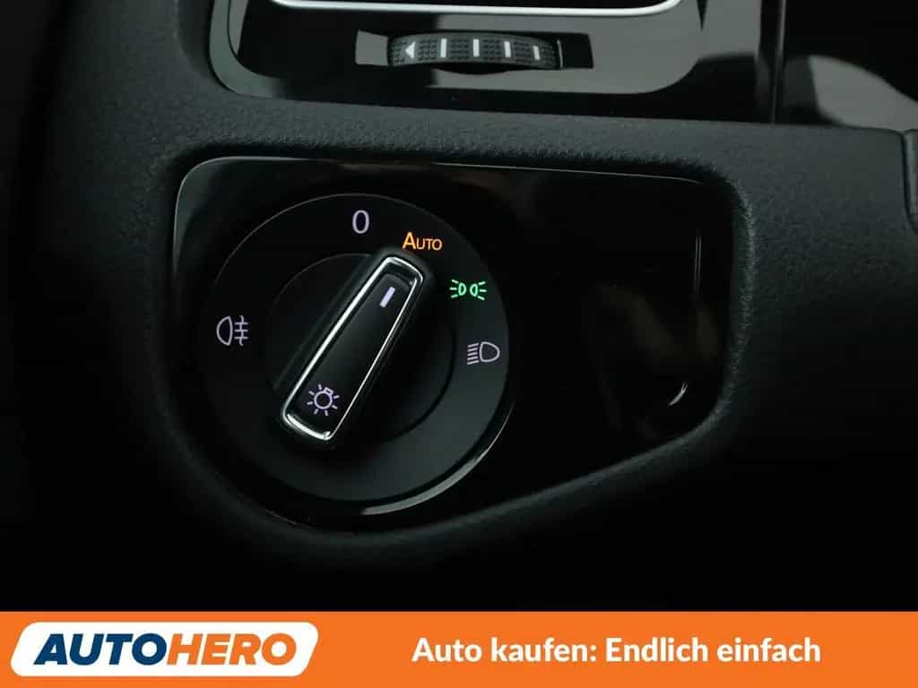 Volkswagen Golf VII 2.0 TSI GTI BM *NAVI*LED*TEMPO*PDC* 06/2018-photo-26