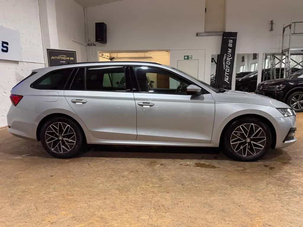Skoda Octavia Combi 2.0TDI DSG/ACC/PDC/SHZ/SUNSET/17" 11/2022-photo-4