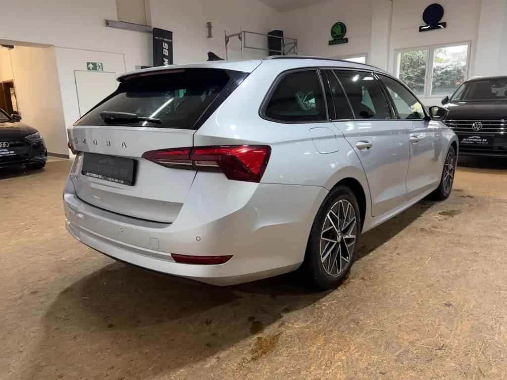 Skoda Octavia Combi 2.0TDI DSG/ACC/PDC/SHZ/SUNSET/17" 11/2022-photo-5