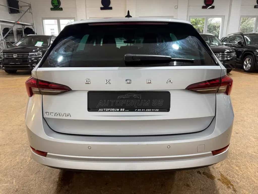 Skoda Octavia Combi 2.0TDI DSG/ACC/PDC/SHZ/SUNSET/17" 11/2022-photo-6