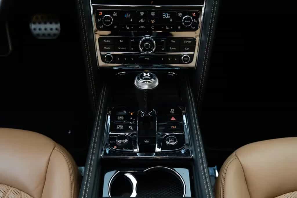 Bentley Mulsanne Speed 07/2016-photo-13