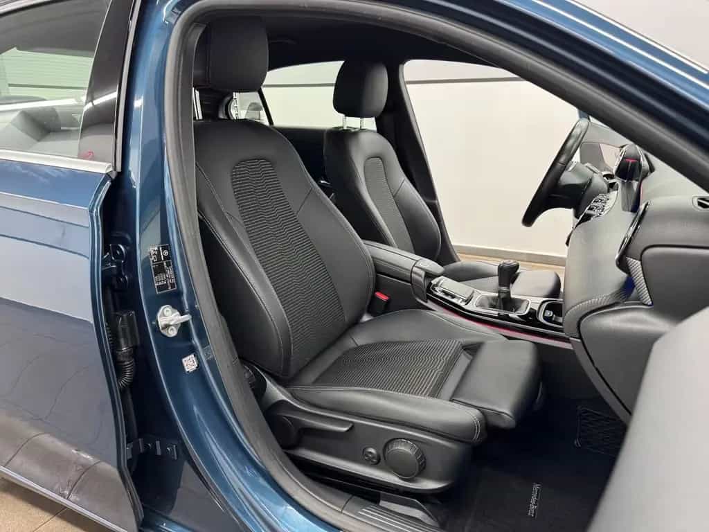 Mercedes-Benz A-Class 180 Lim Edition19/Widescreen/Multibeam/Ambient 10/2019-photo-14