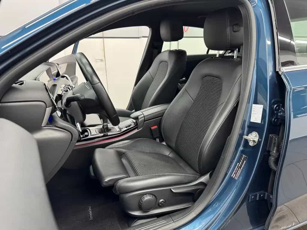 Mercedes-Benz A-Class 180 Lim Edition19/Widescreen/Multibeam/Ambient 10/2019-photo-20