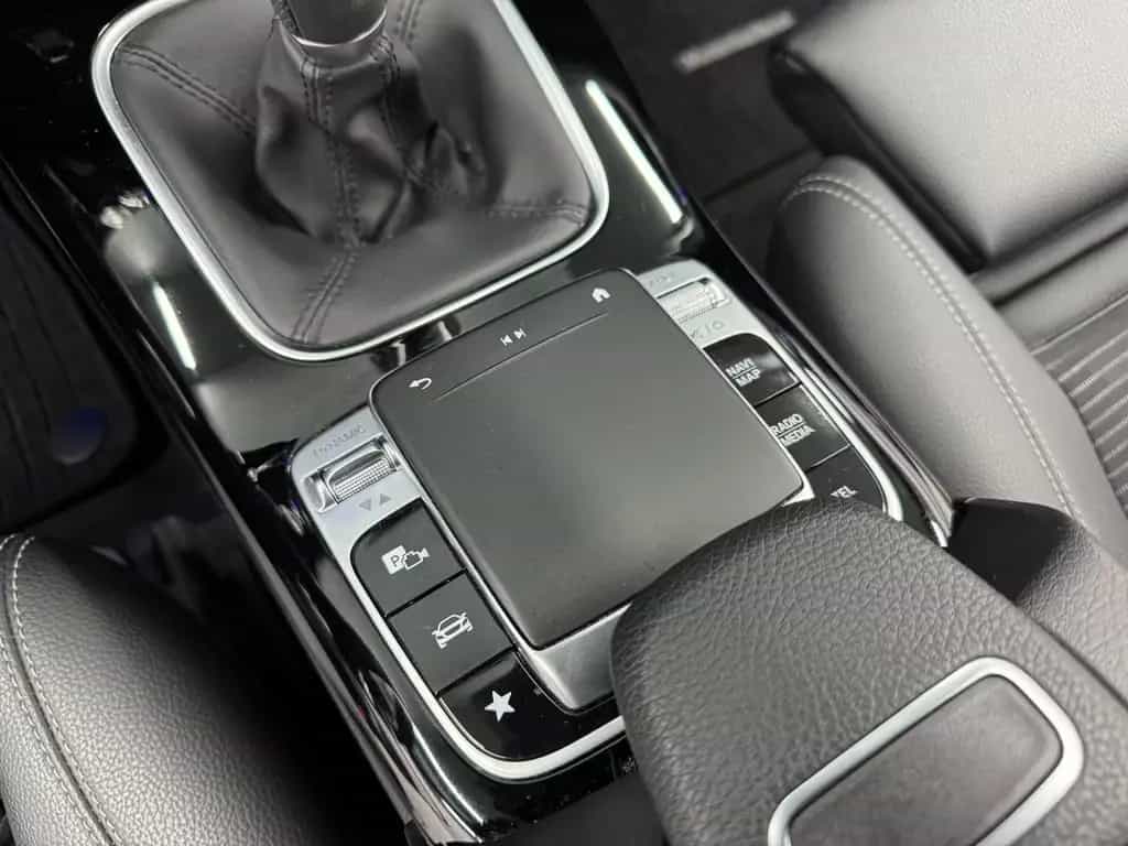 Mercedes-Benz A-Class 180 Lim Edition19/Widescreen/Multibeam/Ambient 10/2019-photo-23