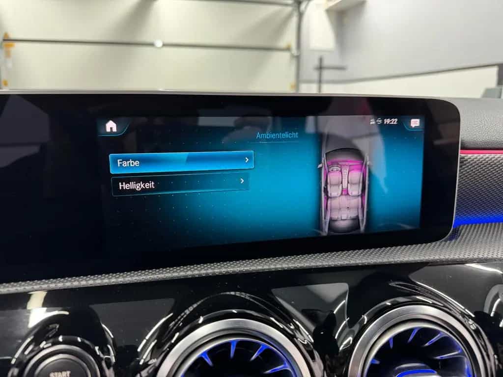 Mercedes-Benz A-Class 180 Lim Edition19/Widescreen/Multibeam/Ambient 10/2019-photo-38