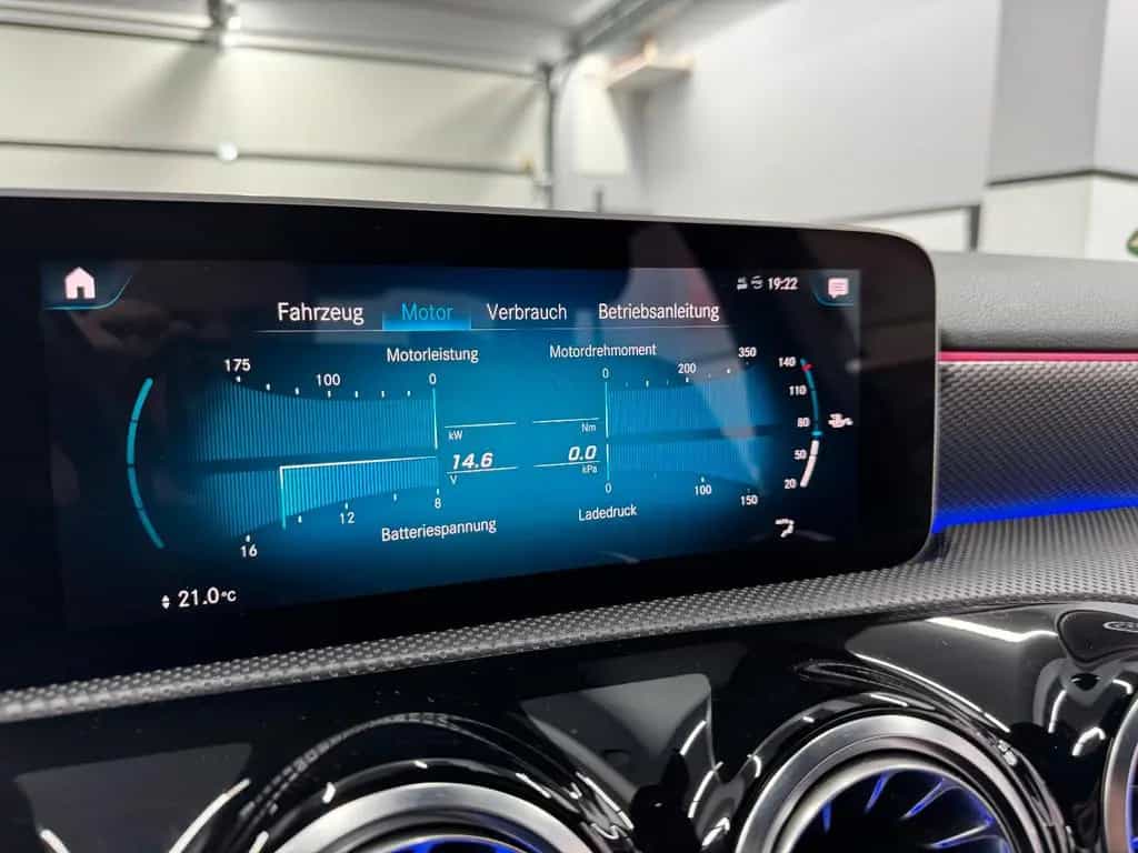 Mercedes-Benz A-Class 180 Lim Edition19/Widescreen/Multibeam/Ambient 10/2019-photo-40