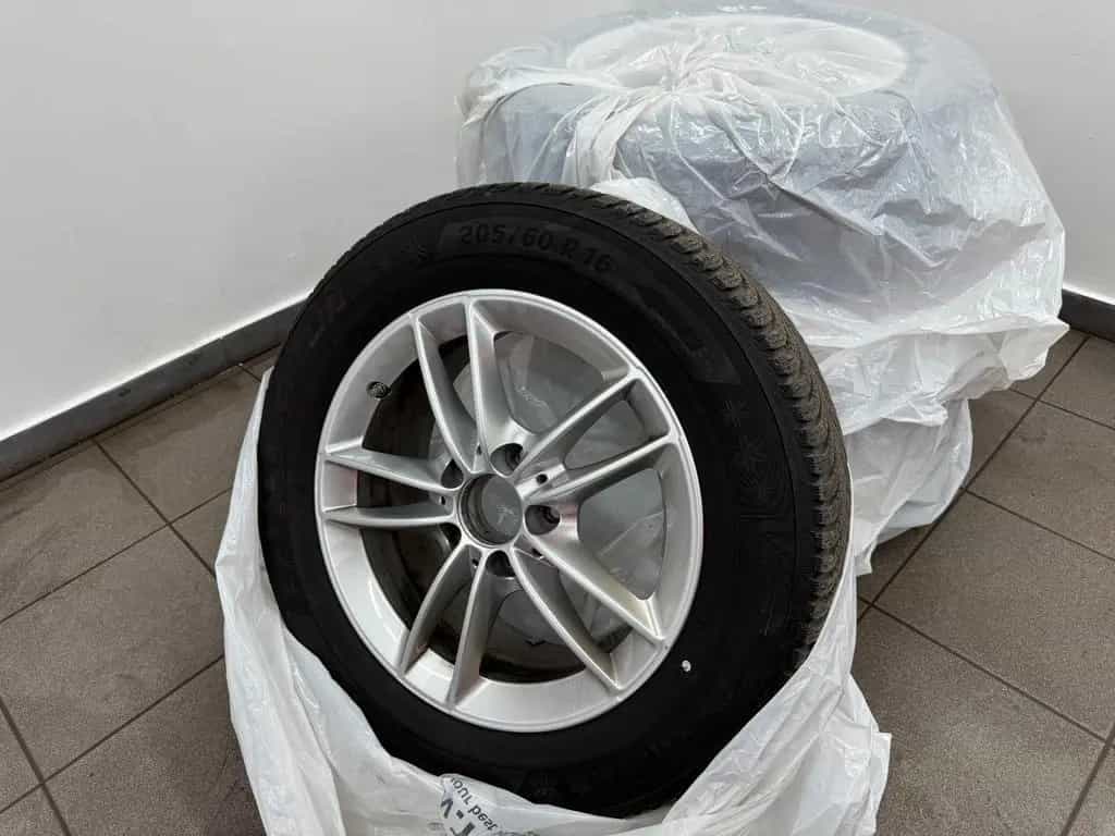 Mercedes-Benz A-Class 180 Lim Edition19/Widescreen/Multibeam/Ambient 10/2019-photo-42