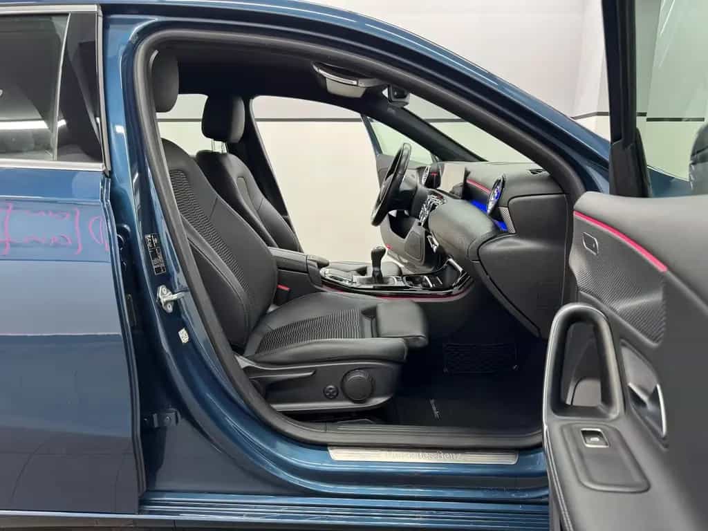 Mercedes-Benz A-Class 180 Lim Edition19/Widescreen/Multibeam/Ambient 10/2019-photo-9
