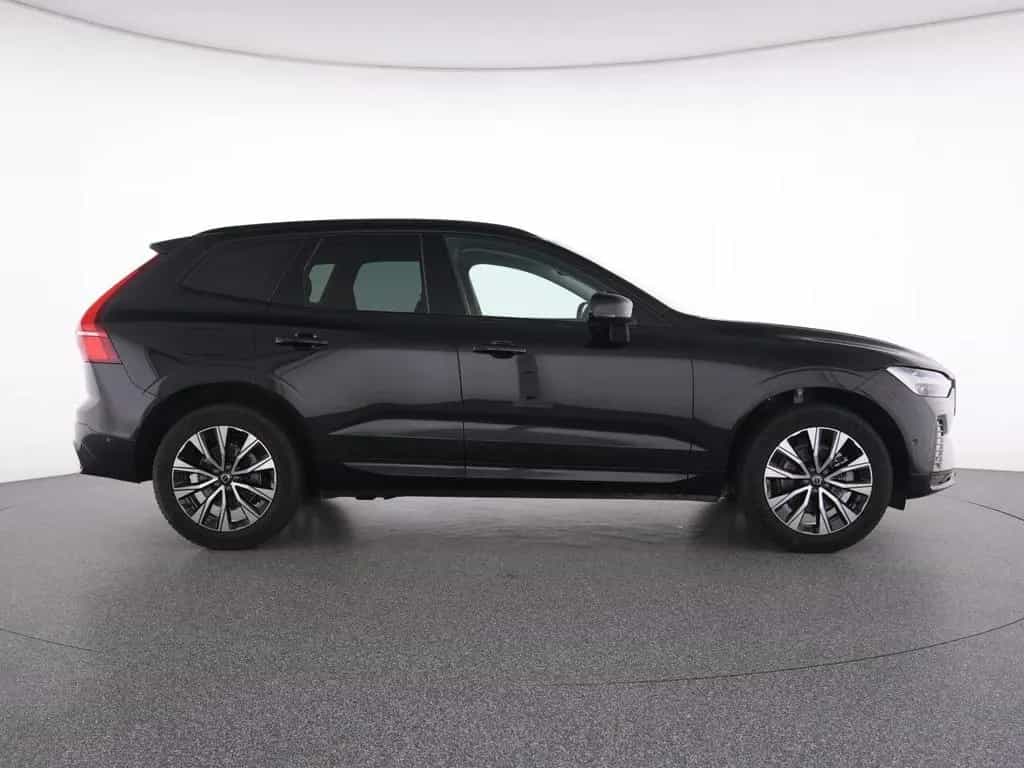 Volvo XC60 B5 AWD PLUS DARK FAP+HKSOUND+360°+PANO+MET 11/2024-photo-11