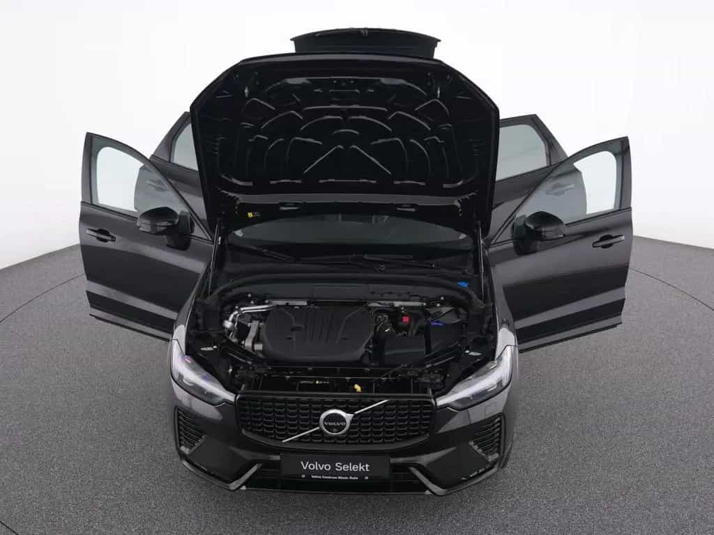 Volvo XC60 B5 AWD PLUS DARK FAP+HKSOUND+360°+PANO+MET 11/2024-photo-12