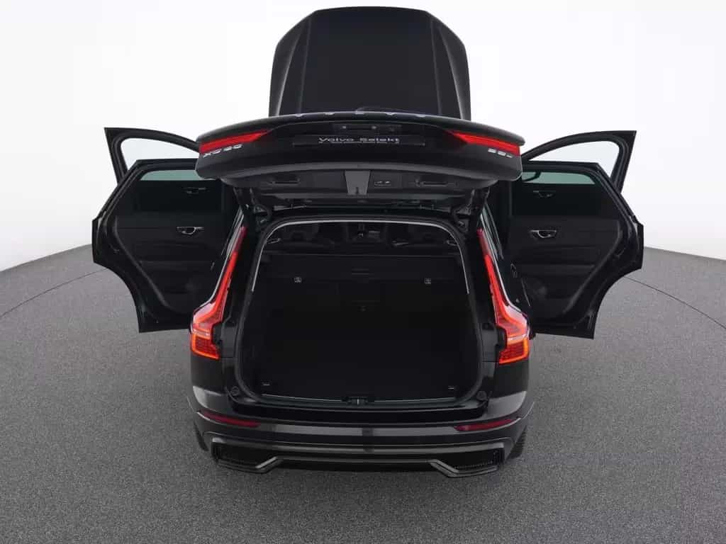 Volvo XC60 B5 AWD PLUS DARK FAP+HKSOUND+360°+PANO+MET 11/2024-photo-13