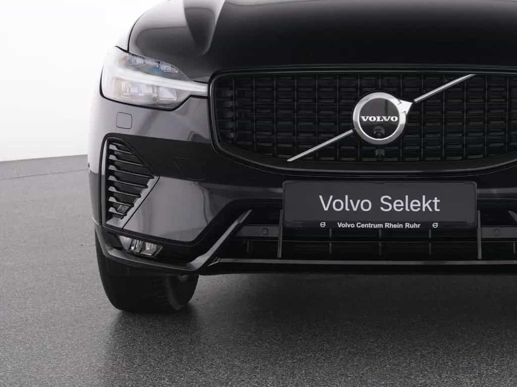 Volvo XC60 B5 AWD PLUS DARK FAP+HKSOUND+360°+PANO+MET 11/2024-photo-16